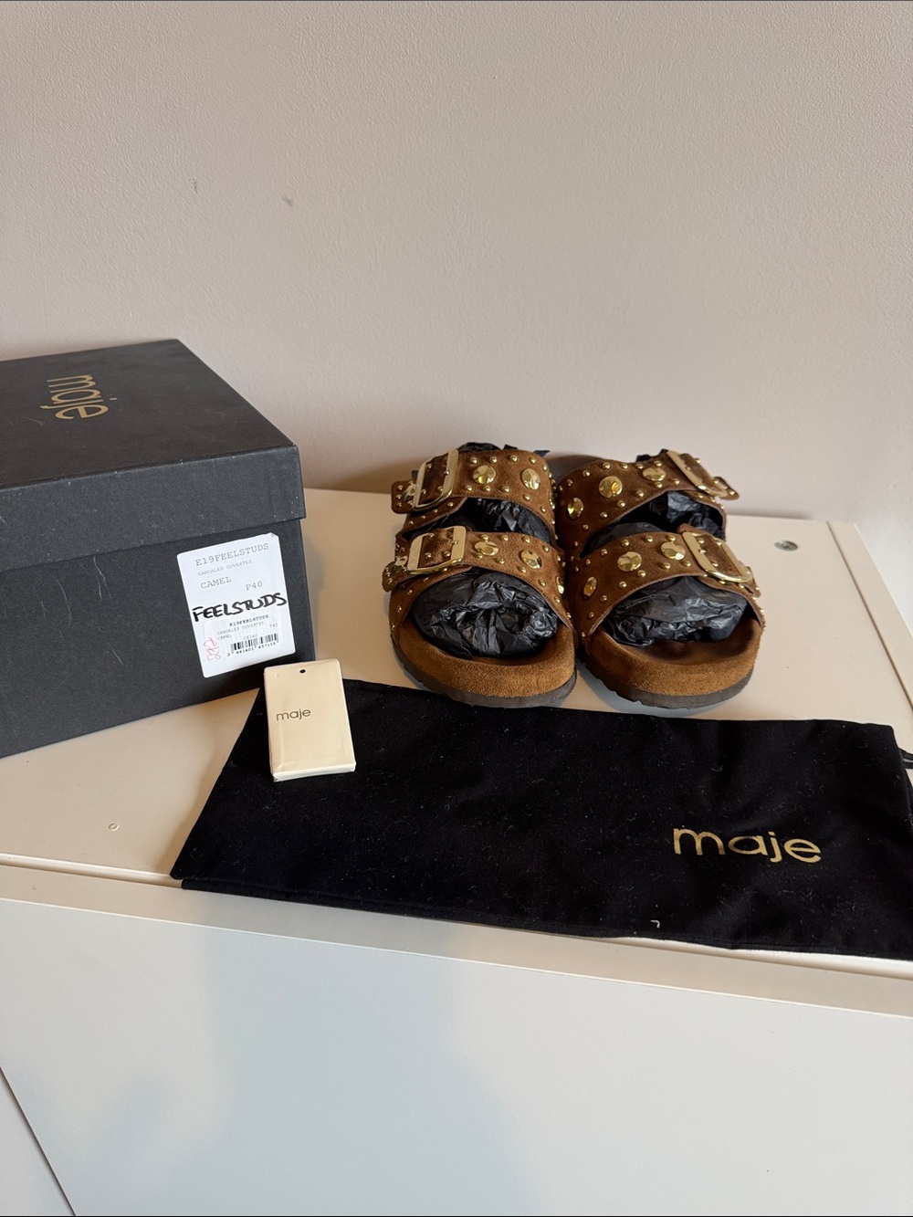 Feelstuds camel sandles